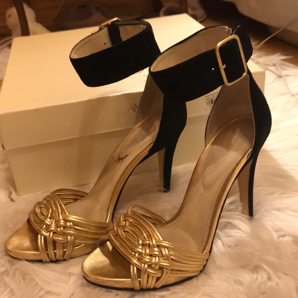 Gold and black hella